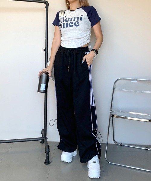 non-hedge(ノンヘッジ)の「ロゴサイドドロストラグランクロップド丈半袖チビTシャツ(Tシャツ/カットソー・レディース・ブラック/レッド/ネイビー・FREE)」の4枚目の写真