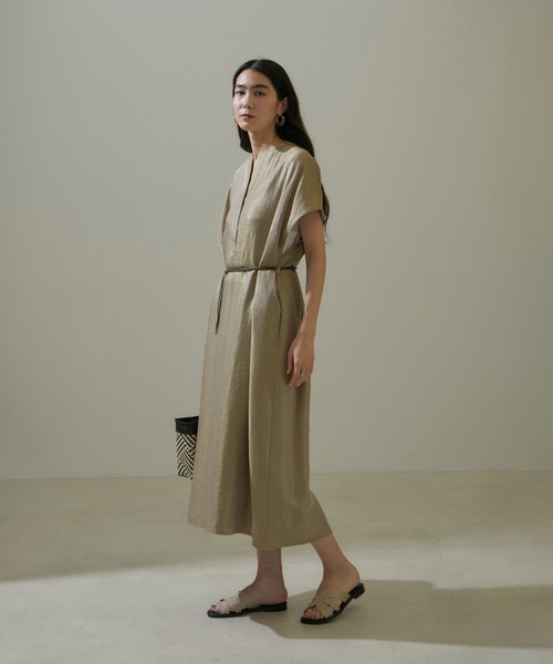 SALON adam et rope'（サロン アダム エ ロペ）の「[24SS]シャイニーツイルカフタンワンピース【セットアップ対応】（ワンピース・レディース・ブラック/グレー系その他・FREE）」の4枚目の写真