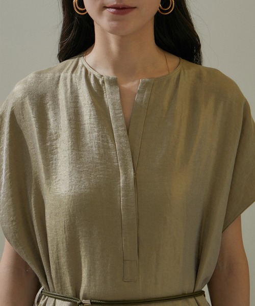 SALON adam et rope'（サロン アダム エ ロペ）の「[24SS]シャイニーツイルカフタンワンピース【セットアップ対応】（ワンピース・レディース・ブラック/グレー系その他・FREE）」の17枚目の写真