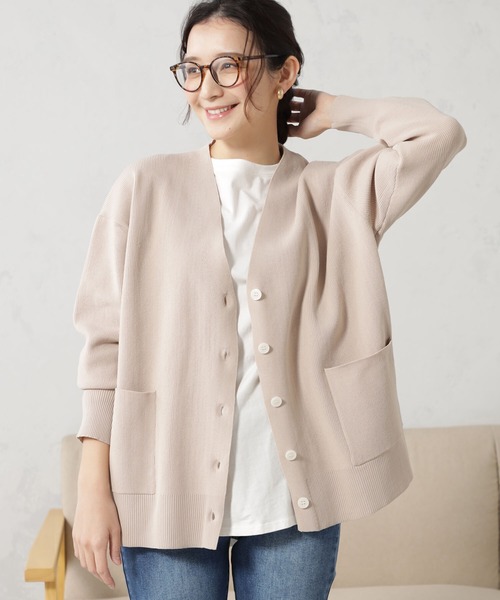 FOUND GOOD(ファウンドグッド)の「軽くてシワになりにくい エアラクニットVネックカーディガン(カーディガン/ボレロ・レディース・ベージュ/アイボリー/ピンク系5/ブルー系2/グリーン系5/ブラック・S/M/L)」の4枚目の写真