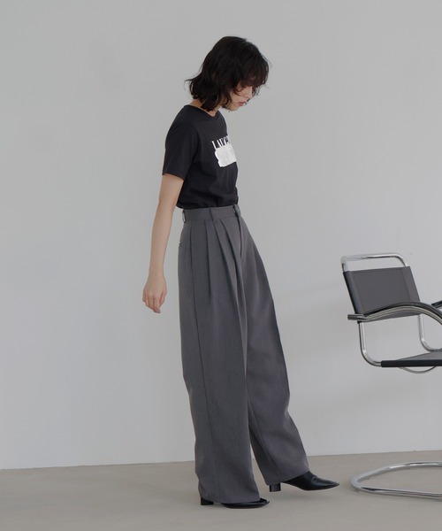 hellam（へラム）の「ロゴ消し箔プリントTシャツ（Tシャツ/カットソー・レディース・ホワイト×ゴールド/ホワイト×シルバー/ブラック×シルバー・FREE）」の5枚目の写真