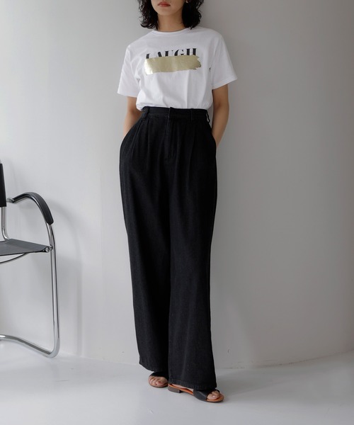 hellam（へラム）の「ロゴ消し箔プリントTシャツ（Tシャツ/カットソー・レディース・ホワイト×ゴールド/ホワイト×シルバー/ブラック×シルバー・FREE）」の9枚目の写真