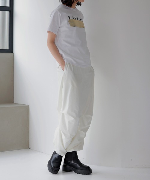 hellam（へラム）の「ロゴ消し箔プリントTシャツ（Tシャツ/カットソー・レディース・ホワイト×ゴールド/ホワイト×シルバー/ブラック×シルバー・FREE）」の12枚目の写真