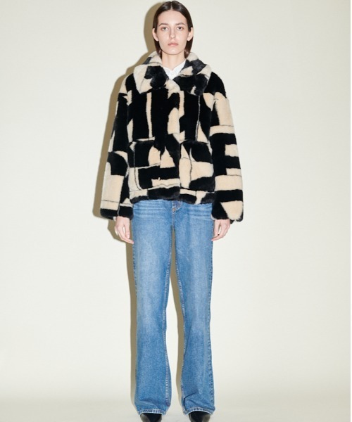 jakke（ジャッキー）の「TRACI（その他アウター・レディース・グレー/ライトピンク/ブラック系その他/ダークグリーン/ライトグリーン/ブルー系その他/ピンク系その他・MEDIUM/SMALL）」の2枚目の写真