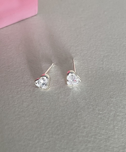 almo(アルモ)の「ハートカラーストーンミニピアス/ペア(RO)(ピアス(両耳用)・レディース・パープル/イエロー/ピンク/ブラック/ブルー/クリア・FREE)」の10枚目の写真