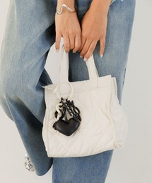 BAYFLOW | [500mlのペットボトルも入る]チャームスクエアキルトトート(トートバッグ)