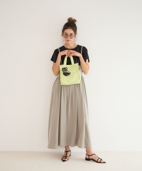 BAYFLOW（ベイフロー）の「[500mlのペットボトルも入る]チャームスクエアキルトトート（トートバッグ・レディース・アイボリー/ブラック/ライトグリーン・FREE）」の4枚目の写真