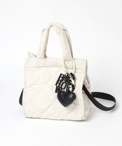 BAYFLOW（ベイフロー）の「[500mlのペットボトルも入る]チャームスクエアキルトトート（トートバッグ・レディース・アイボリー/ブラック/ライトグリーン・FREE）」の10枚目の写真