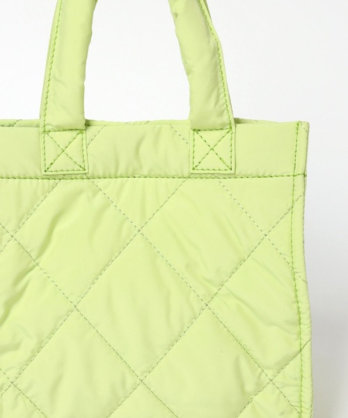 BAYFLOW（ベイフロー）の「[500mlのペットボトルも入る]チャームスクエアキルトトート（トートバッグ・レディース・アイボリー/ブラック/ライトグリーン・FREE）」の18枚目の写真