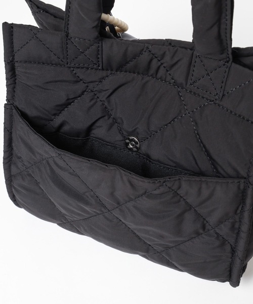 BAYFLOW（ベイフロー）の「[500mlのペットボトルも入る]チャームスクエアキルトトート（トートバッグ・レディース・アイボリー/ブラック/ライトグリーン・FREE）」の22枚目の写真