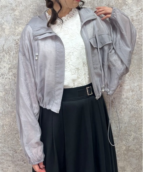 axes femme(アクシーズファム)の「ポケット付シアーパーカー(ブルゾン・レディース・キナリ/ブラック/グレイッシュベージュ/ブルー・FREE)」の4枚目の写真