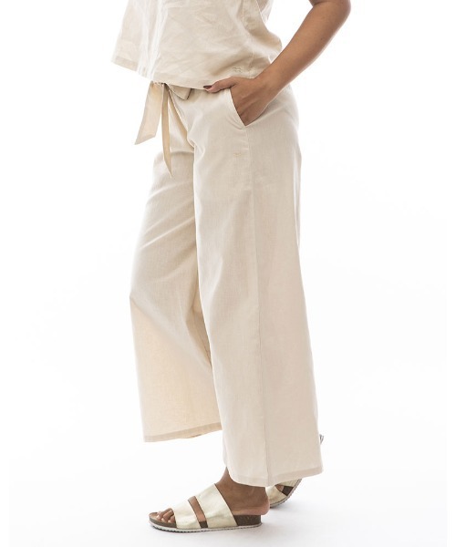 BILLABONG(ビラボン)の「BILLABONG レディース 【CHILLWEAR】 LINEN COTTON WOVEN LONG PANTS ロングパンツ 【2024年夏モデル】/ビラボン総柄ガウチョパンツ(その他パンツ・レディース・ブラウン/アイボリー/マルチ・MEDIUM/LARGE)」の8枚目の写真