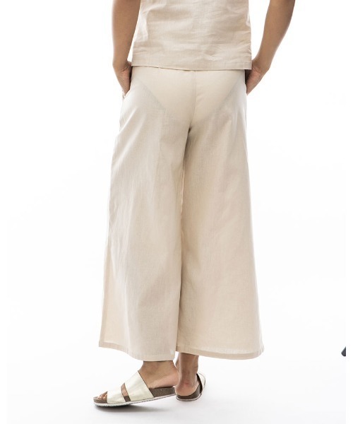 BILLABONG(ビラボン)の「BILLABONG レディース 【CHILLWEAR】 LINEN COTTON WOVEN LONG PANTS ロングパンツ 【2024年夏モデル】/ビラボン総柄ガウチョパンツ(その他パンツ・レディース・ブラウン/アイボリー/マルチ・MEDIUM/LARGE)」の7枚目の写真