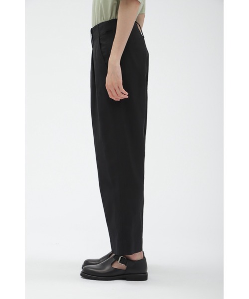 マーガレットハウエル PLAIN WEAVE COTTON LINEN パンツ MARGARET HOWELL（マーガレットハウエル）の「PLAIN WEAVE