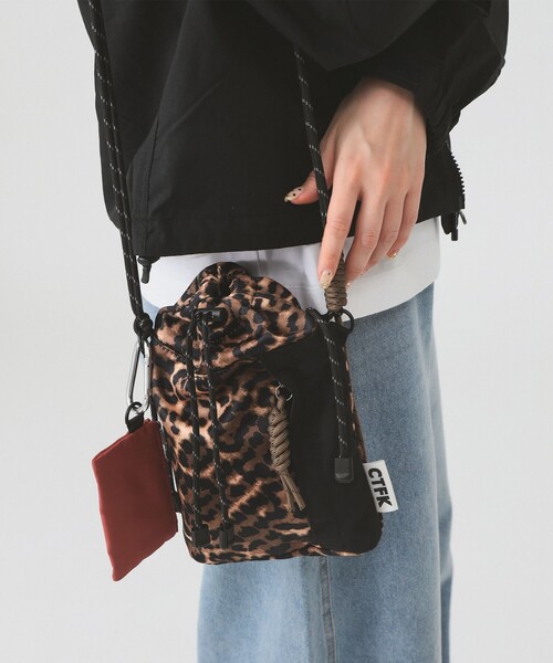 Ctrl freak （コントロール フリーク）の「CTRL FREAK / ナイロン ハンディ ショルダー（ショルダーバッグ・レディース・ブラック/グリーン系その他5/グレー/ミント/その他・ONE SIZE）」の5枚目の写真