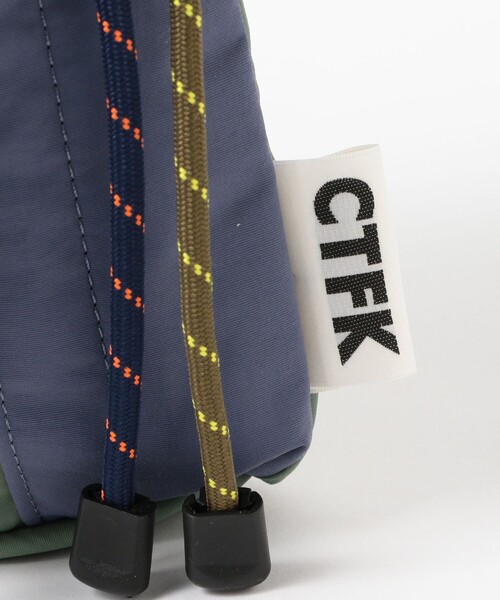 Ray BEAMS(レイビームス)の「CTRL FREAK / ナイロン ハンディ ショルダー(ショルダーバッグ・レディース・ブラック/グリーン系その他5/グレー・ONE SIZE)」の22枚目の写真