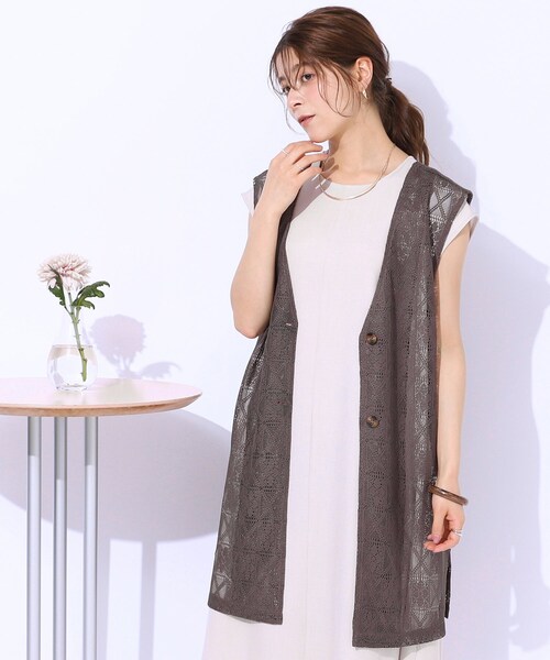Cutie Blonde(キューティーブロンド)の「◆【前後2WAY】コーデのアクセントに ミドル丈レースジレ(ベスト・レディース・ブラウン系その他/ブラック/ホワイト系・00)」の3枚目の写真