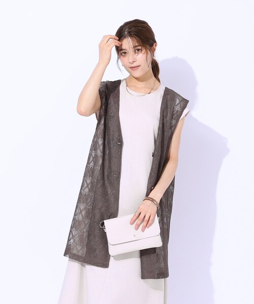 Cutie Blonde(キューティーブロンド)の「◆【前後2WAY】コーデのアクセントに ミドル丈レースジレ(ベスト・レディース・ブラウン系その他/ブラック/ホワイト系・00)」の11枚目の写真