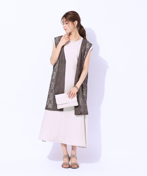 Cutie Blonde(キューティーブロンド)の「◆【前後2WAY】コーデのアクセントに ミドル丈レースジレ(ベスト・レディース・ブラウン系その他/ブラック/ホワイト系・00)」の14枚目の写真