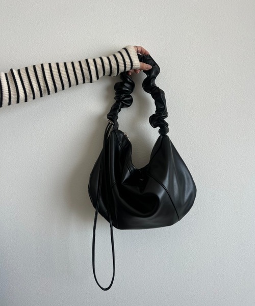 y/m by 村岡美里（イムバイムラオカミサト）の「ドローコードショルダーBAG（ショルダーバッグ・レディース・ブラック・FREE）」の7枚目の写真