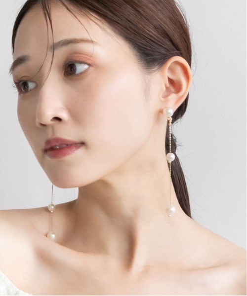 RANDA(ランダ)の「ロングスイングイヤリング(イヤリング・レディース・ホワイト系その他/ゴールド・FREE)」の4枚目の写真