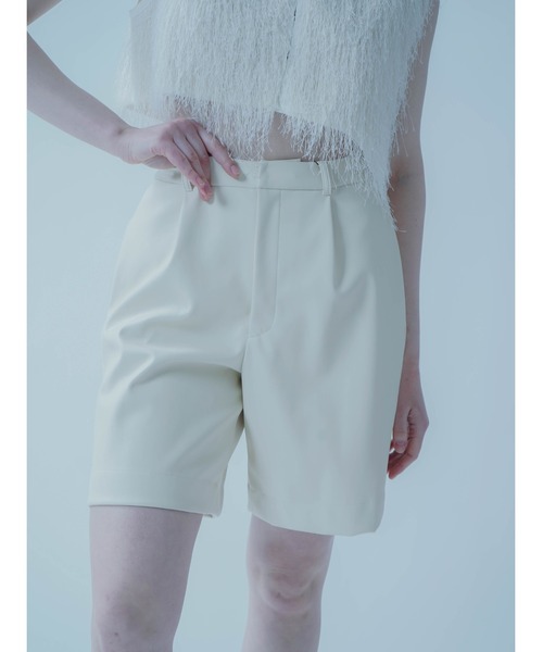 :ETHROF(イーサオブ)の「ECOLEATHER HALF PANTS(その他パンツ・レディース・ブラック/アイボリー・MEDIUM)」の1枚目の写真
