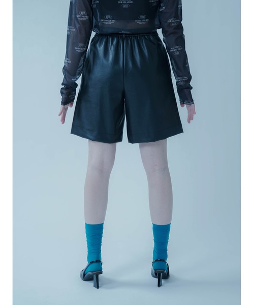 :ETHROF(イーサオブ)の「ECOLEATHER HALF PANTS(その他パンツ・レディース・ブラック/アイボリー・MEDIUM)」の4枚目の写真