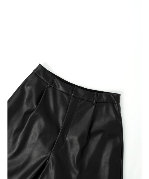 :ETHROF(イーサオブ)の「ECOLEATHER HALF PANTS(その他パンツ・レディース・ブラック/アイボリー・MEDIUM)」の14枚目の写真
