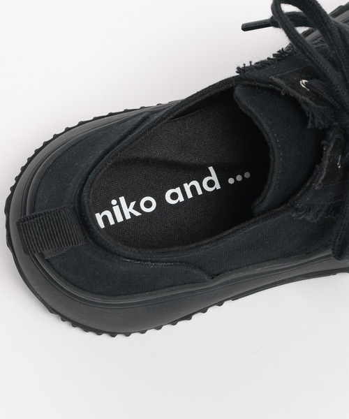 niko and...（ニコアンド）の「オリジナルボリュームフリンジスニーカー（スニーカー・レディース・ブラック/アイボリー・MEDIUM/LARGE）」の10枚目の写真