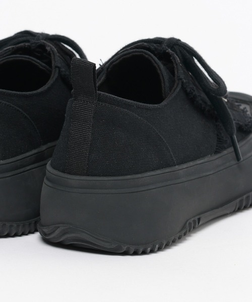 niko and...（ニコアンド）の「オリジナルボリュームフリンジスニーカー（スニーカー・レディース・ブラック/アイボリー・MEDIUM/LARGE）」の9枚目の写真