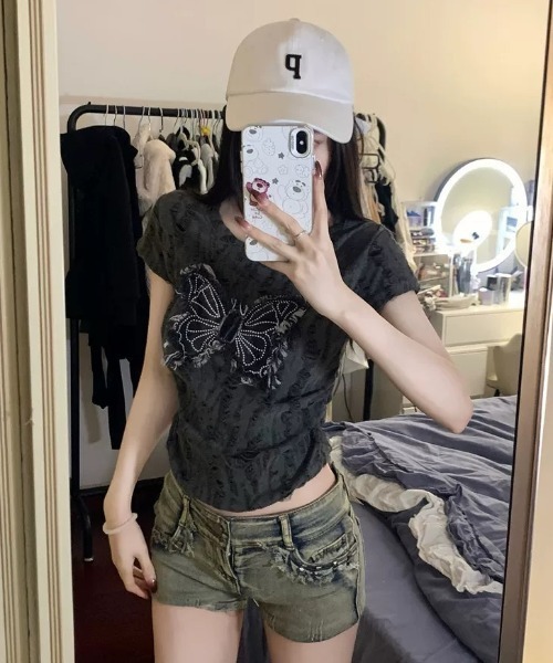 .KOM(ドットコム)の「A'GEM/9 × .kom 『.KOM/ドットケーオーエム』ブロークン蝶クロップTEE(Tシャツ/カットソー・レディース・チャコールグレー/ホワイト・S)」の6枚目の写真