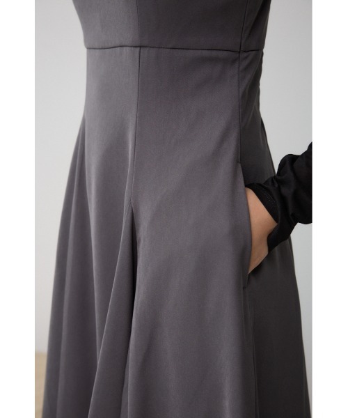 AZUL by moussy（アズールバイマウジー）の「カップ付きキャミワンピース（ワンピース・レディース・ベージュ/グレー/ブラック・SMALL/MEDIUM）」の5枚目の写真