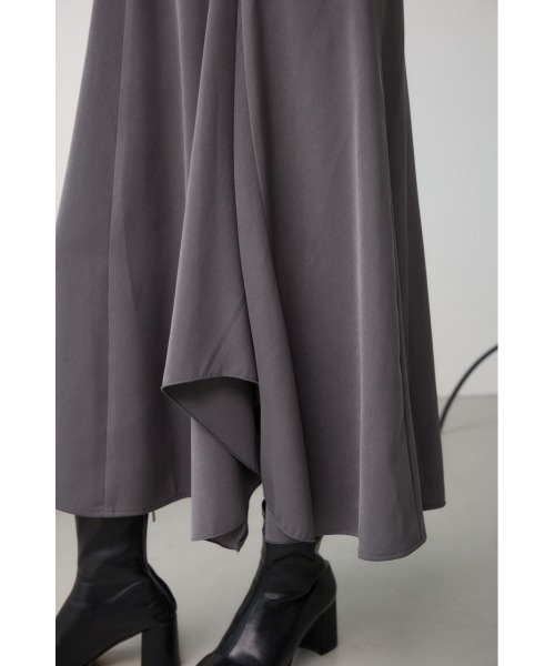 AZUL by moussy（アズールバイマウジー）の「カップ付きキャミワンピース（ワンピース・レディース・ベージュ/グレー/ブラック・SMALL/MEDIUM）」の4枚目の写真