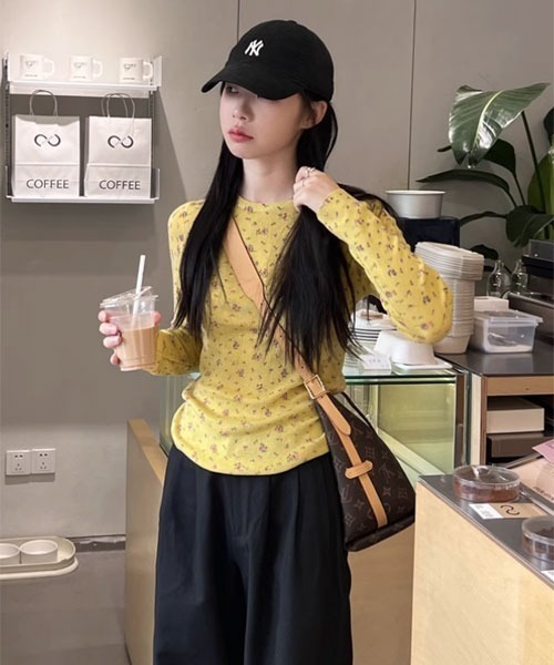 i-dare（アイディア）の「【i-dare】小花柄 カットソー（Tシャツ/カットソー・レディース・イエロー・LARGE/MEDIUM/SMALL）」の2枚目の写真