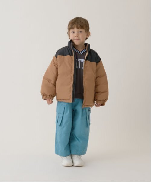 b・ROOM（ビールーム）の「【万能アウター】バイカラーパフジャケット（ブルゾン・キッズ・ブルーグリーン/ブラック/マルチ/キャメル/ライトカーキ・100cm/110cm/120cm/130cm/140cm/150cm）」の13枚目の写真