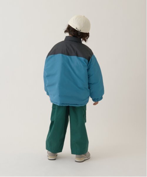 b・ROOM（ビールーム）の「【万能アウター】バイカラーパフジャケット（ブルゾン・キッズ・ブルーグリーン/ブラック/マルチ/キャメル/ライトカーキ・100cm/110cm/120cm/130cm/140cm/150cm）」の15枚目の写真