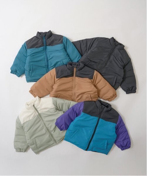 b・ROOM（ビールーム）の「【万能アウター】バイカラーパフジャケット（ブルゾン・キッズ・ブルーグリーン/ブラック/マルチ/キャメル/ライトカーキ・100cm/110cm/120cm/130cm/140cm/150cm）」の21枚目の写真
