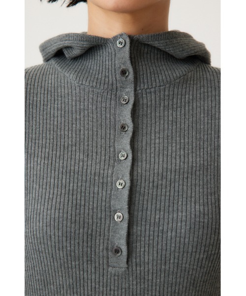 crie conforto(クリーコンフォルト)の「バラクラバニットプルオーバー 冬服 / 長袖 / フードあり(ニット/セーター・レディース・ブラック/オフホワイト/グレー・FREE)」の22枚目の写真