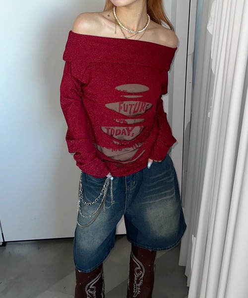 sedacle girl(セダクルガール)の「ダメージレイヤード風オフショルダー(Tシャツ/カットソー・レディース・ブラック/ボルドー・SMALL/MEDIUM)」の2枚目の写真