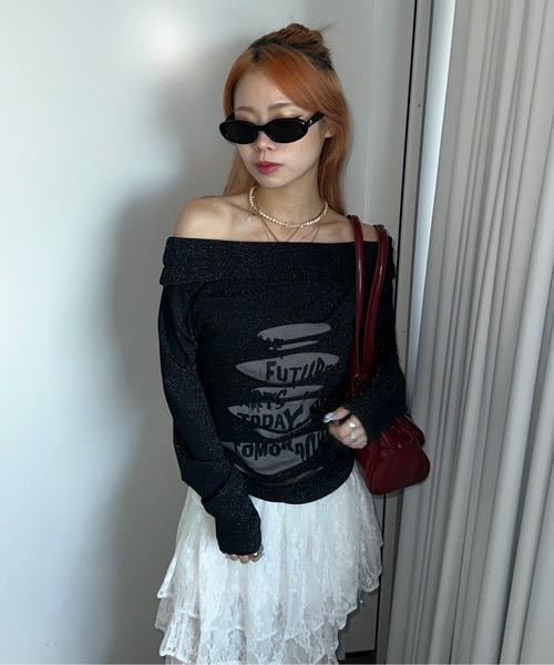 sedacle girl(セダクルガール)の「ダメージレイヤード風オフショルダー(Tシャツ/カットソー・レディース・ブラック/ボルドー・SMALL/MEDIUM)」の6枚目の写真