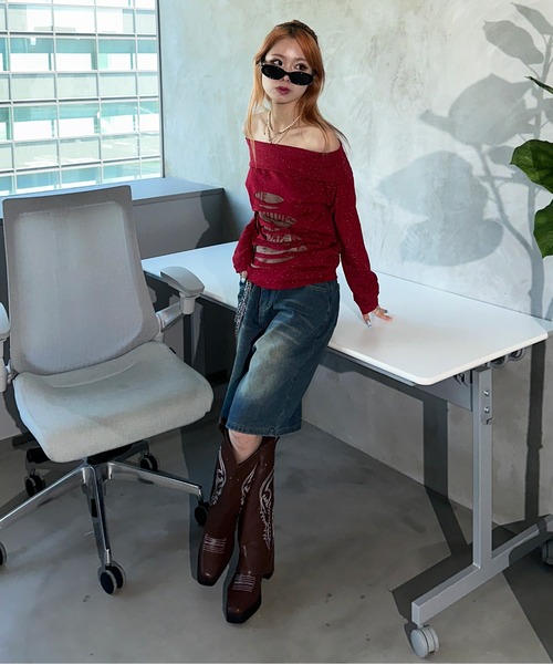 sedacle girl(セダクルガール)の「ダメージレイヤード風オフショルダー(Tシャツ/カットソー・レディース・ブラック/ボルドー・SMALL/MEDIUM)」の3枚目の写真