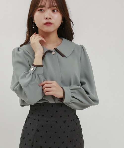 ASTORIA ODIER（アストリアオディール）の「衿配色ブラウス（シャツ/ブラウス・レディース・ベージュ/ブラウン/グリーン/ネイビー/ラベンダー・SMALL/MEDIUM）」の4枚目の写真