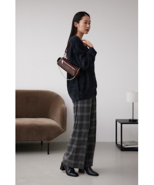 AZUL by moussy(アズールバイマウジー)の「サイドポケットワイドシェイプバッグ(ボディバッグ/ウエストポーチ・レディース・カーキ/ブラック/ブラウン・FREE)」の11枚目の写真