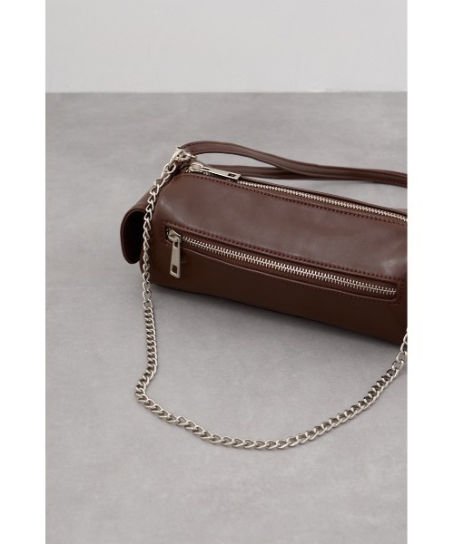 AZUL by moussy(アズールバイマウジー)の「サイドポケットワイドシェイプバッグ(ボディバッグ/ウエストポーチ・レディース・カーキ/ブラック/ブラウン・FREE)」の14枚目の写真