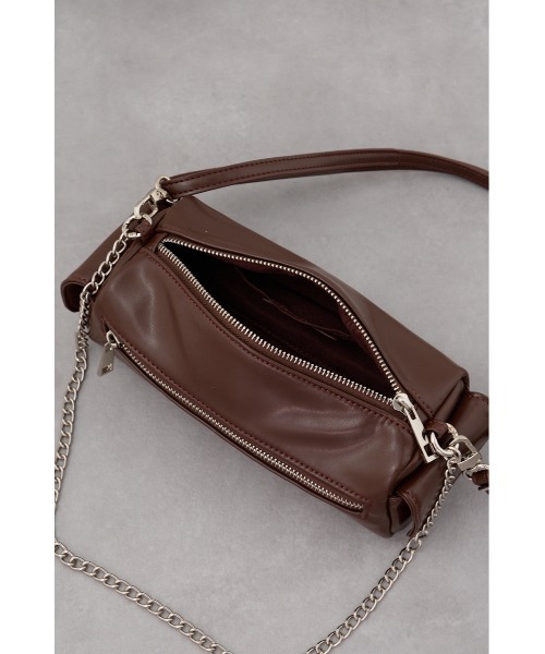 AZUL by moussy(アズールバイマウジー)の「サイドポケットワイドシェイプバッグ(ボディバッグ/ウエストポーチ・レディース・カーキ/ブラック/ブラウン・FREE)」の16枚目の写真