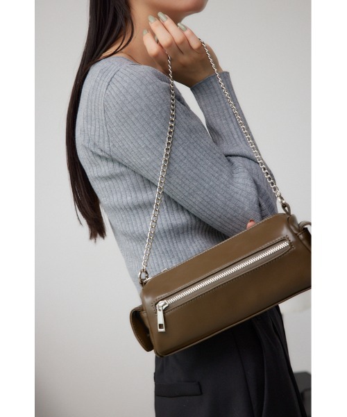AZUL by moussy(アズールバイマウジー)の「サイドポケットワイドシェイプバッグ(ボディバッグ/ウエストポーチ・レディース・カーキ/ブラック/ブラウン・FREE)」の17枚目の写真