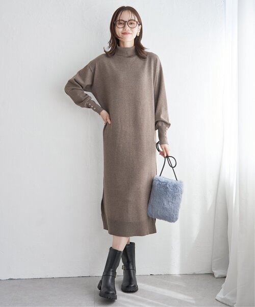 IKKA LOUNGE（イッカラウンジ）の「タートルニットスリットワンピース（ワンピース・レディース・ブラック/モカ・M/L/S）」の8枚目の写真
