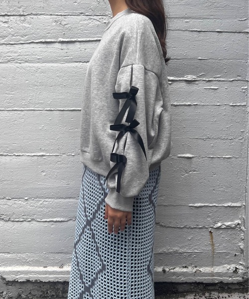 VICKY(ビッキー)の「リボンスリーブショートボリュームスウェット《手洗い可能》(スウェット・レディース・グレー/ブラック・M)」の19枚目の写真