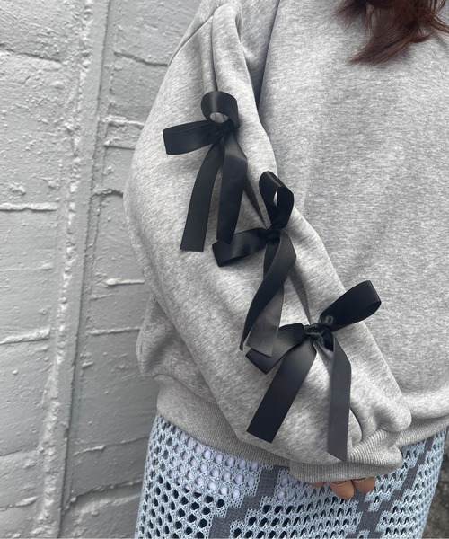 VICKY(ビッキー)の「リボンスリーブショートボリュームスウェット《手洗い可能》(スウェット・レディース・グレー/ブラック・M)」の22枚目の写真