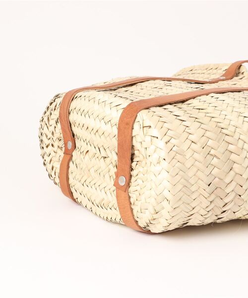 UNBILLION(アンビリオン)の「アフリカンスクエアー AFRICANSQUARE / タザドームかごバッグ 平革(かごバッグ・レディース・ベージュ・FREE)」の5枚目の写真